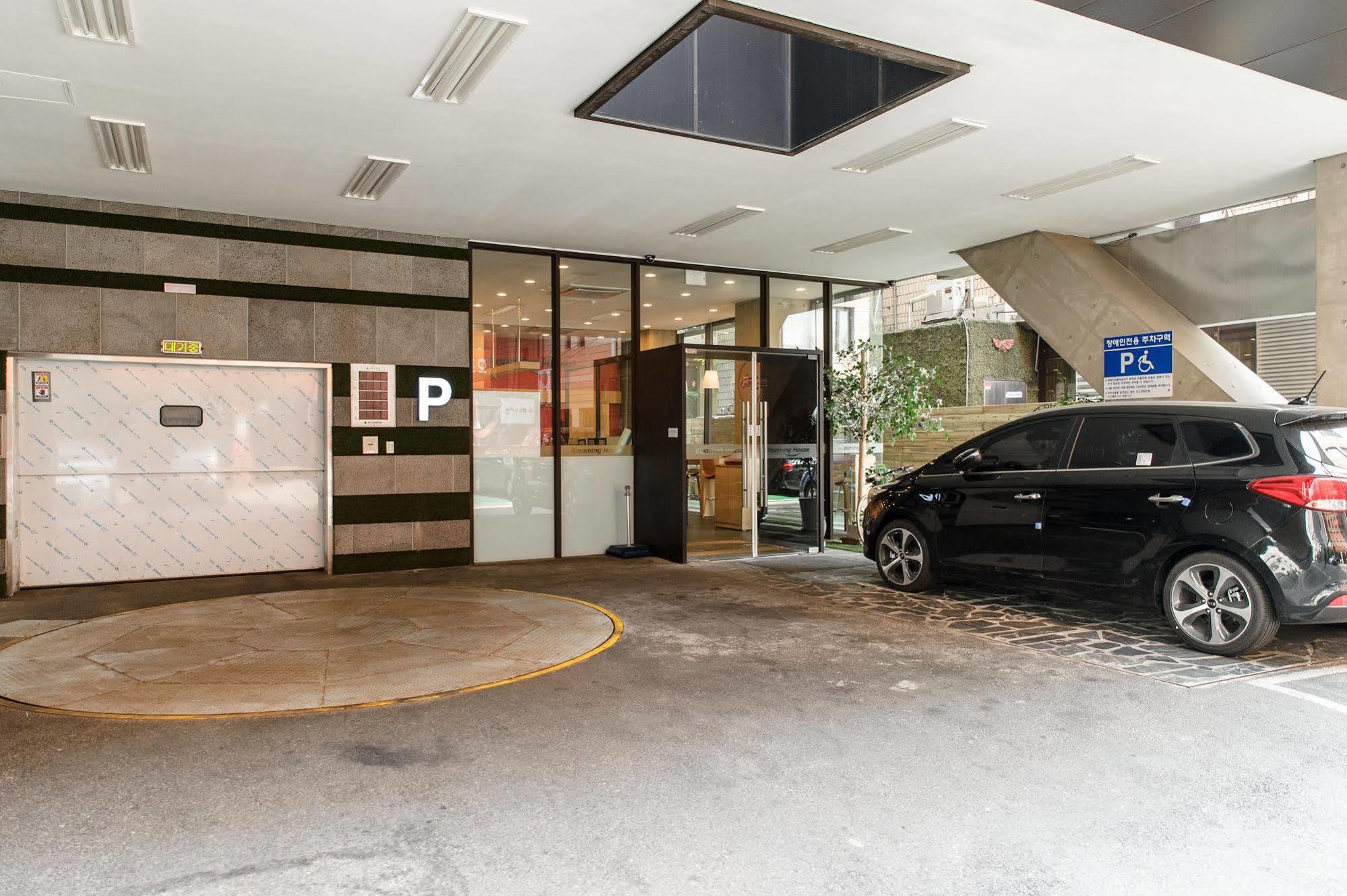 Blooming House Residence Seoul Exterior photo