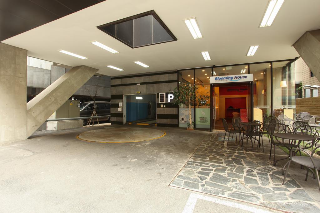 Blooming House Residence Seoul Exterior photo